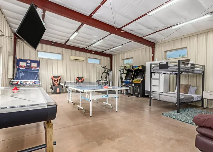 Pickleball In Paradise- 6 Bedrooms Pool Arcade Putting Sportspickleballvolleyball Holiday home *