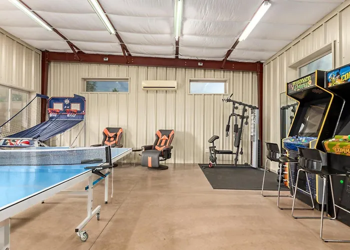 Pickleball In Paradise- 6 Bedrooms Pool Arcade Putting Sportspickleballvolleyball Holiday home